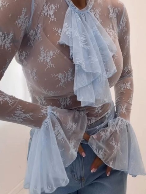 Bluzka koronkowa z żabotem Gia błękit